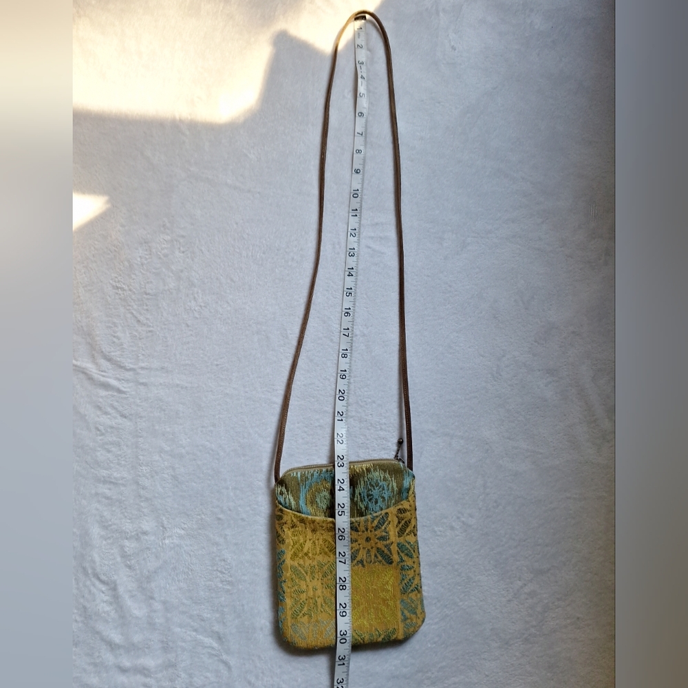 Maruca Cupcake Crossbody Purse / Small bag - Picture 7 of 16